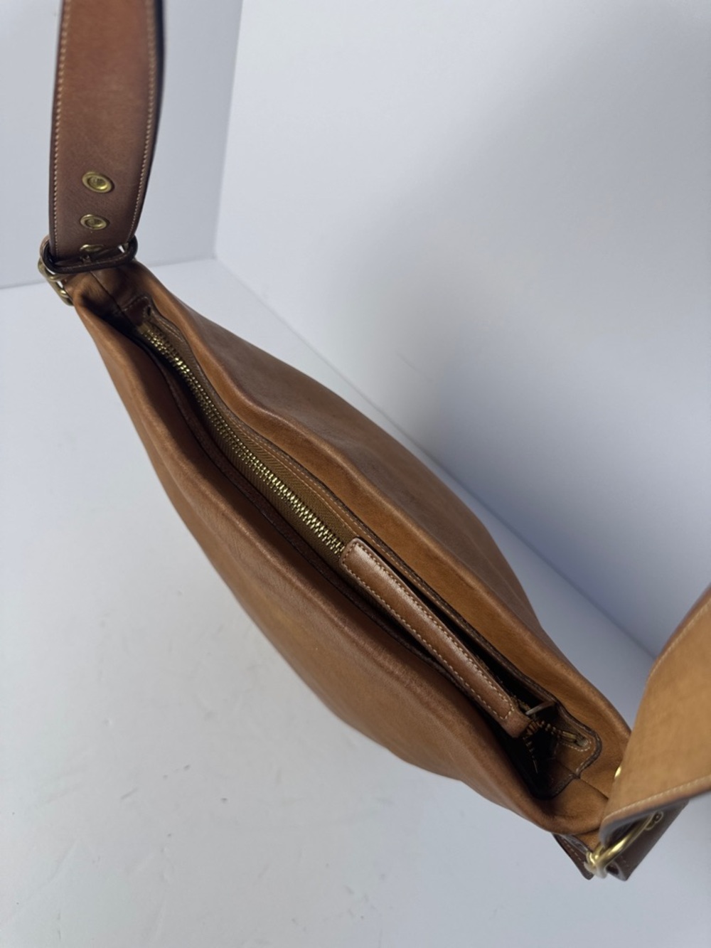 COACH Vintage Y2K 2002 Duffle Sac Bucket Bag Tan Leather Adjustable Shoulder Bag - Picture 11 of 16